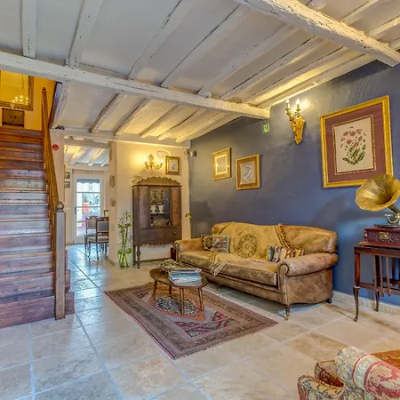 Erendira - Special Category ホテル