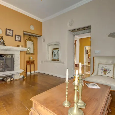 Erendira - Special Category ホテル